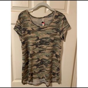 b&b boutique s/s camo shirt